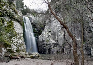 Man 'Katsa Waterfalls near Mandamados